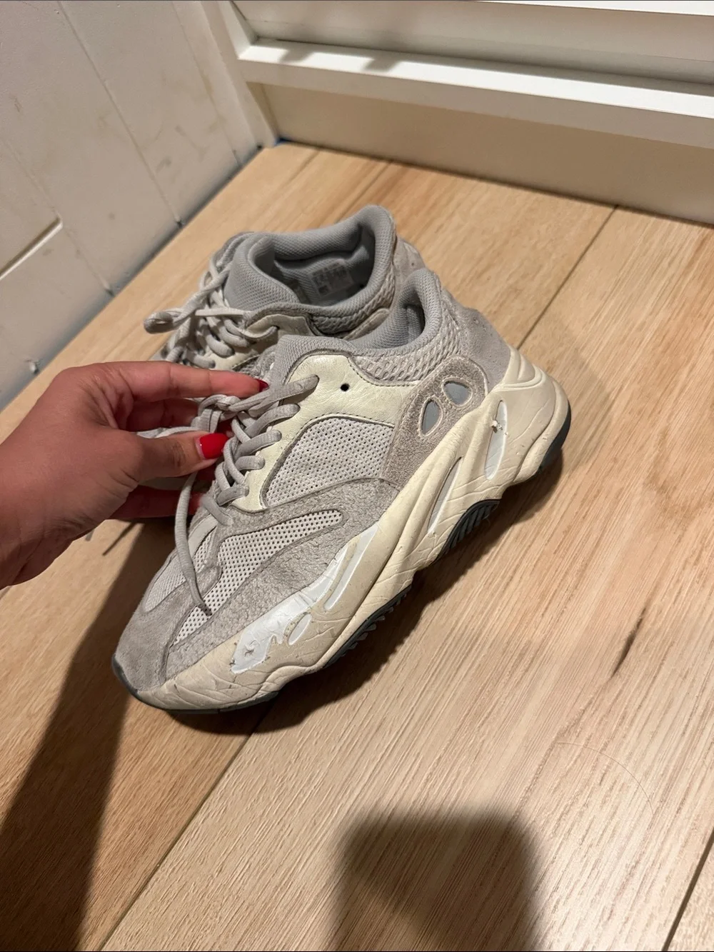 adidas Yeezy Boost 700